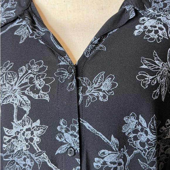 Venezia Jeans Tunic Top in Black and White Floral Print, Button Up, Size 26 28 - Picture 2 of 5